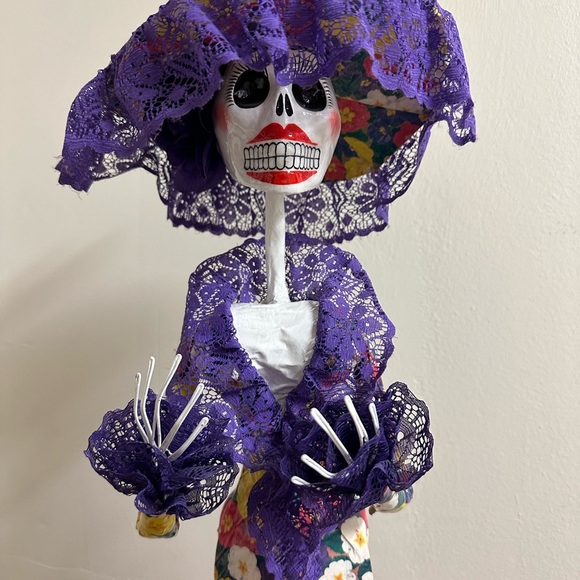 A pair of Paper Mache Skeletons - Picture 7 of 8